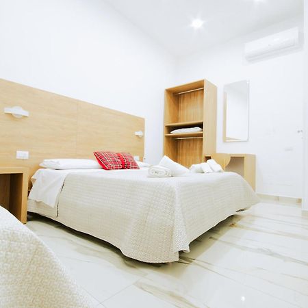 Light Hotel Naples Luaran gambar